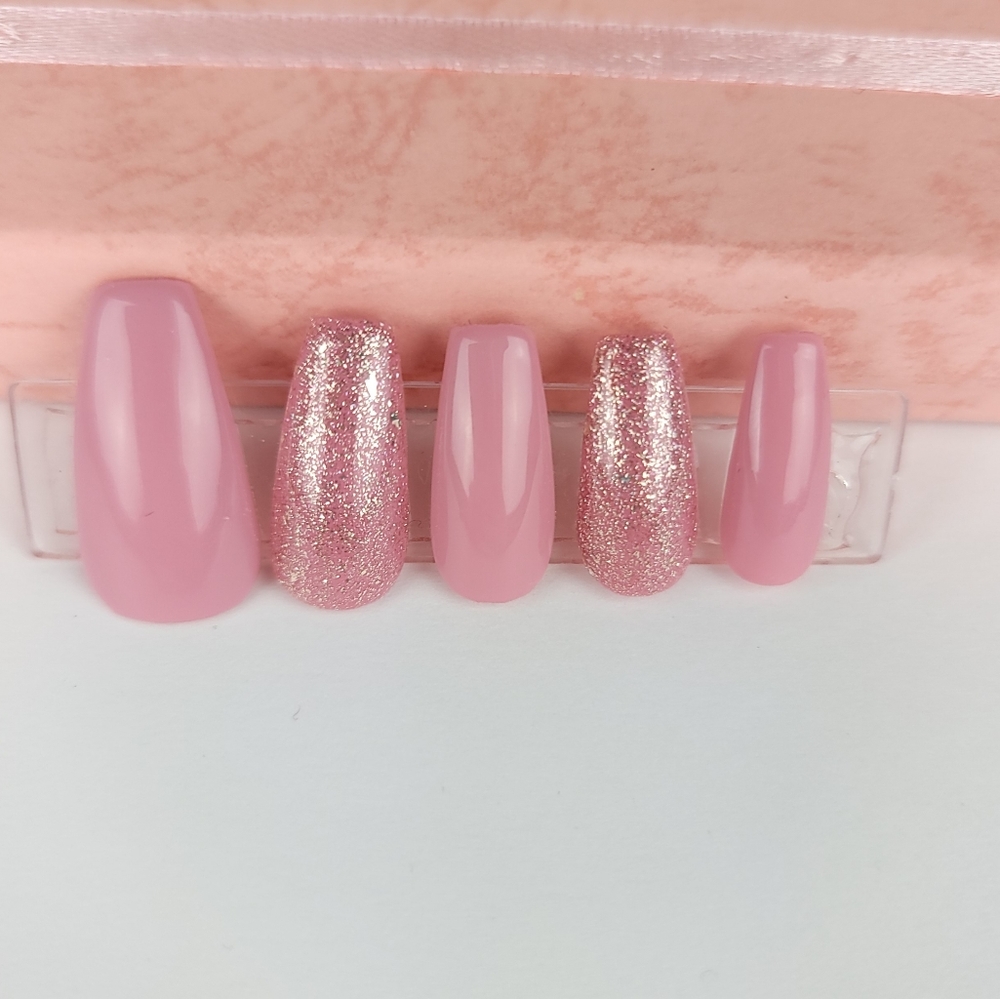 Glamour Nails (Press-on Nails)